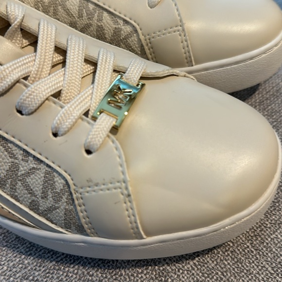 Michael Michael kors slade lace up sneakers. LT cream - size 9 - Picture 3 of 17
